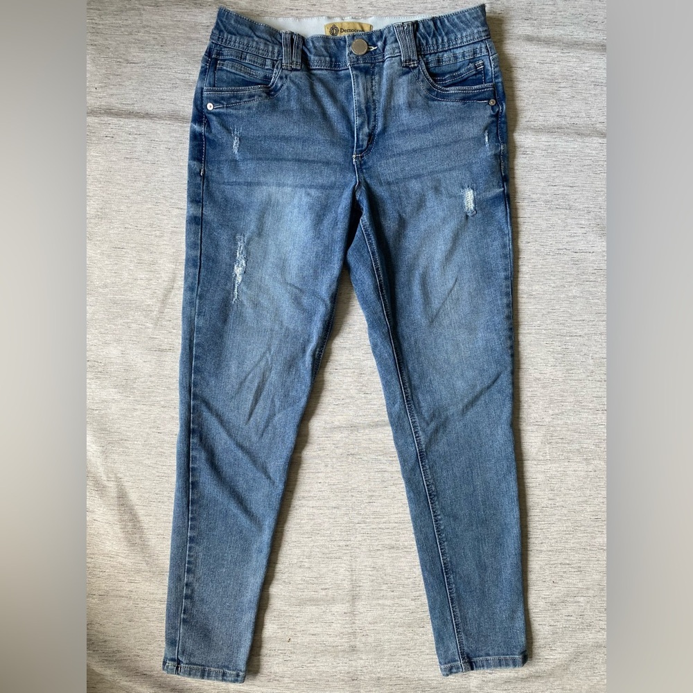 Democracy Light Wash Distressed Skinny Jeans size 8